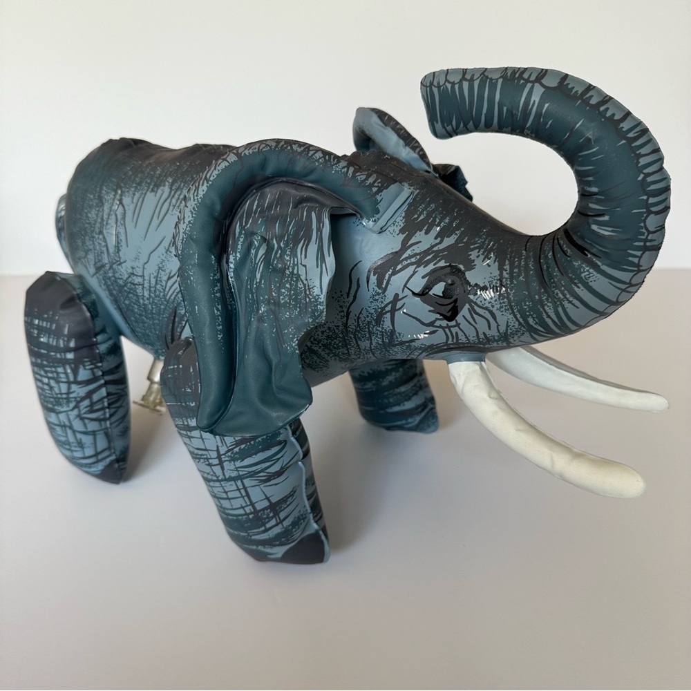 BARNUM’S‎ ANIMALS. Vintage. Elephant. Inflatable toy.